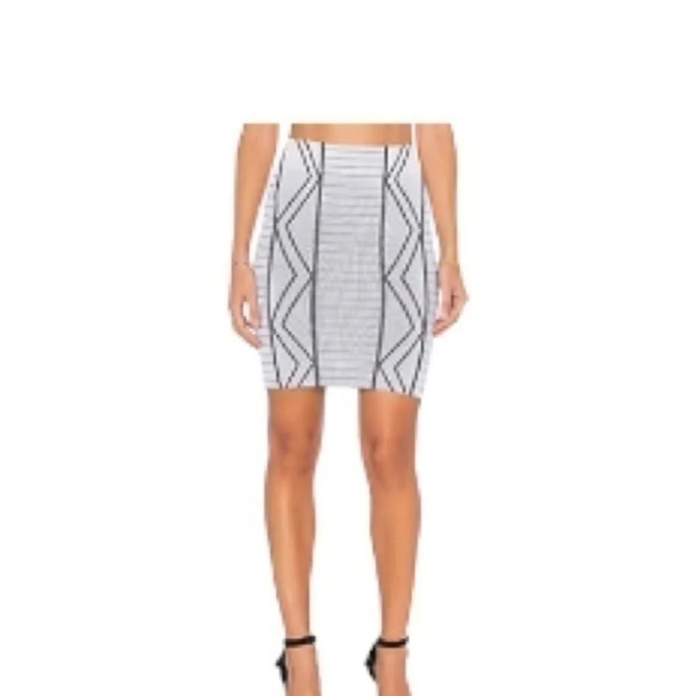 BCBGeneration-Women’s Geometric Design Mini Skirt in White Gray Black Size XS/S